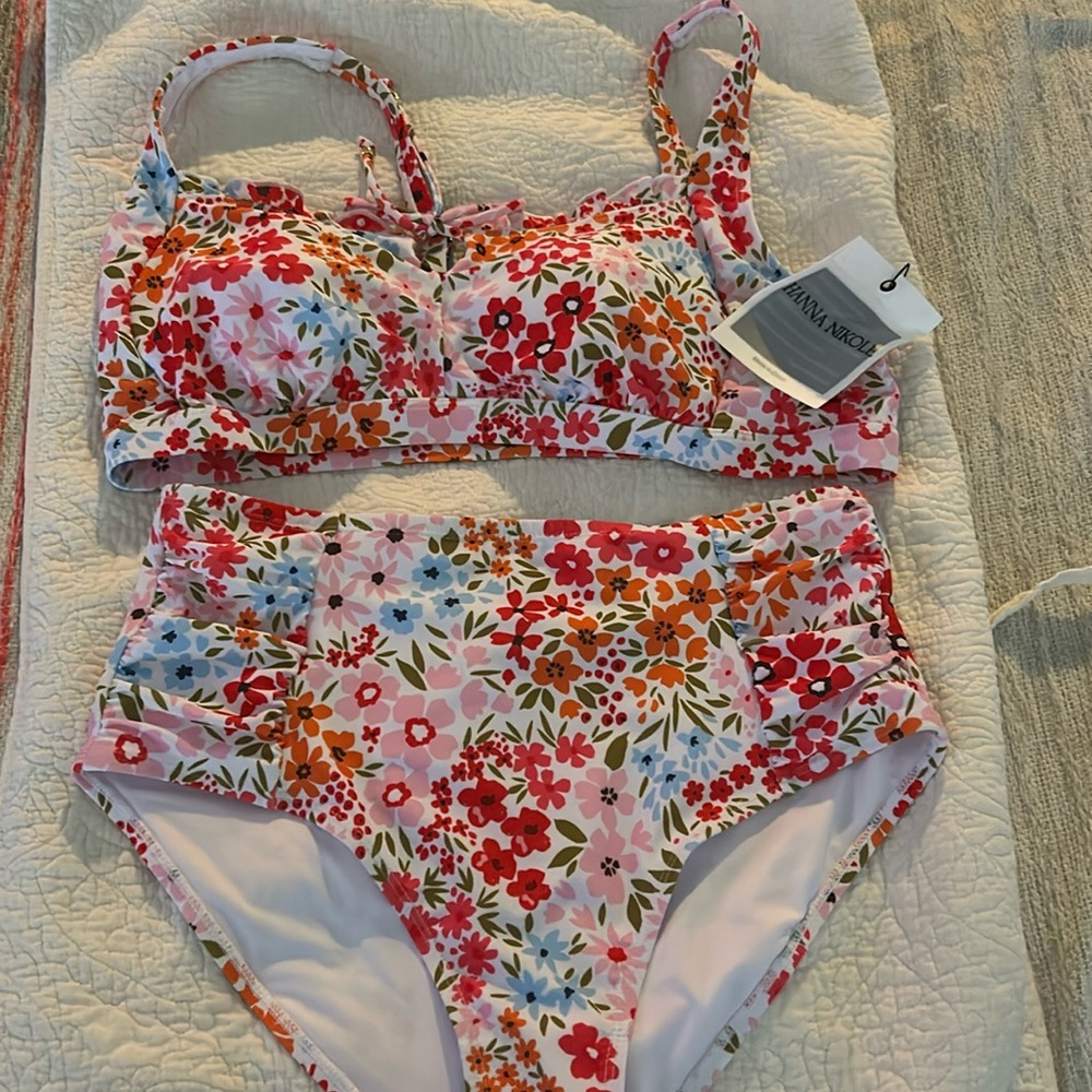 Hanna Nikole 2 piece NWT